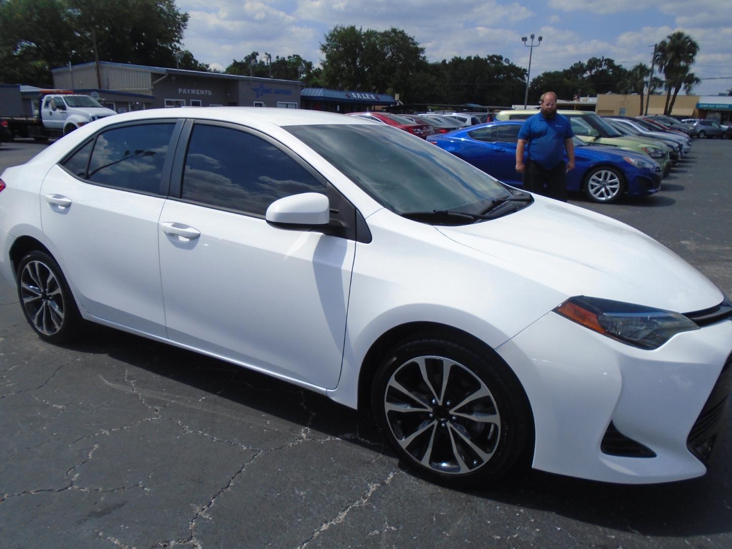 2018 Toyota Corolla (2T1BURHE6JC) , located at 6112 N Florida Avenue, Tampa, FL, 33604, (888) 521-5131, 27.954929, -82.459534 - Photo#2